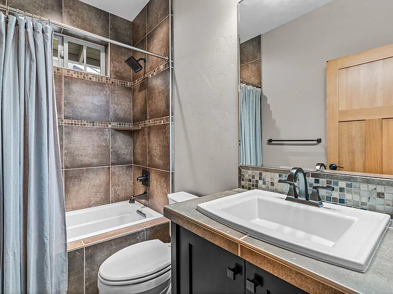 2333 NW Lolo Dr — Photo 19