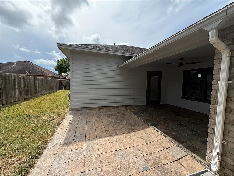 6830 Round Table St — Photo 25