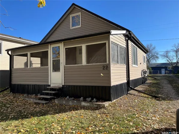 22 Rhodes STREET, Redvers, SK S0C 2H0