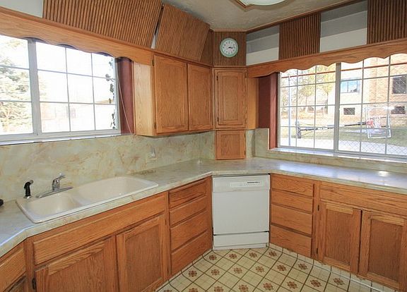 4th image of 1469 E Harvard Ave
