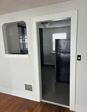 5th image of 350 Saint Lawrence Ave #1