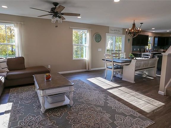 5th image of 3284 Brentwood Dr