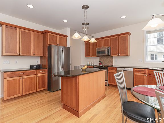 4th image of 10 Gettysburg Road #10