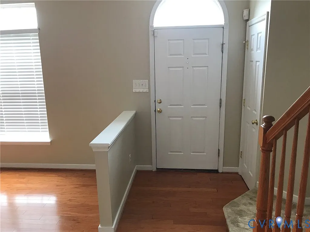 Building Photo - 1307 Village Views Dr