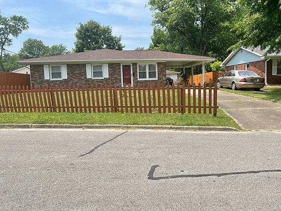 4th image of 1723 S Kenmore Dr