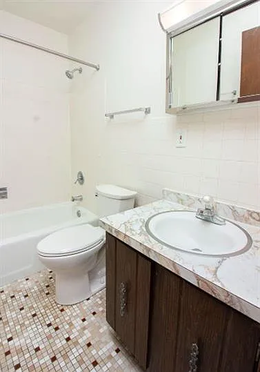 9201 Kennedy Ave #1C — Photo 8