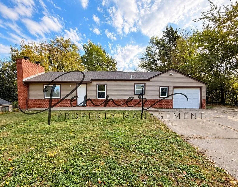 3 bed, 2.0 bath, 1530 sqft, $1,395 — Photo 1