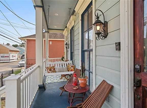 2nd image of 2831 Laurel St