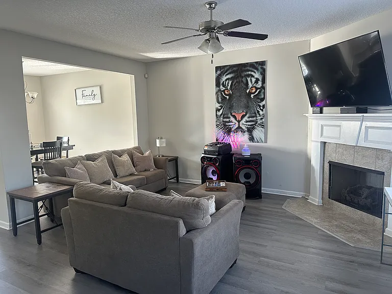 1293 Windrow Dr — Photo 11