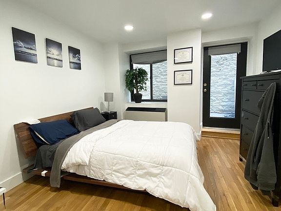 2nd image of 207 E 37th St #1EA
