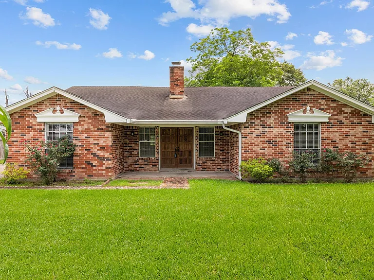 120 Texas Ave — Photo 4