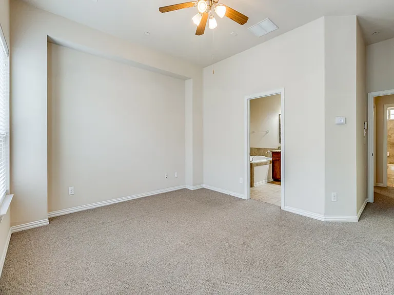 2326 Stutz Dr #103 — Photo 18