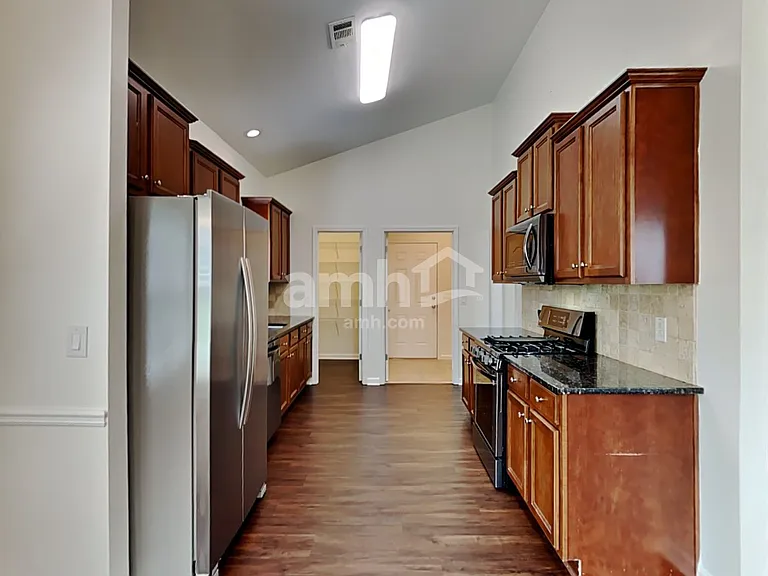 3227 Hideaway Ln — Photo 4
