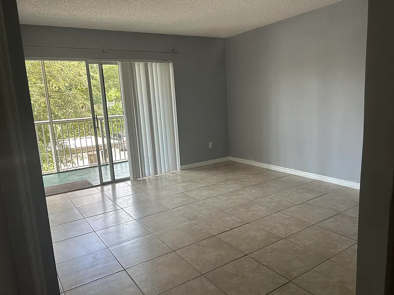 410 S Park Rd #1204 — Photo 8