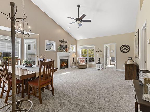 3rd image of 838 Elise Ct