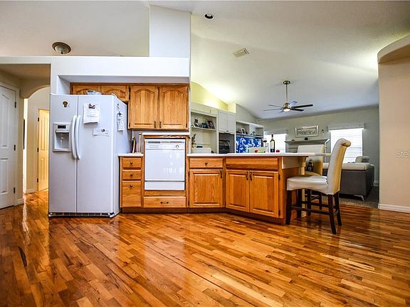 3rd image of 8512 Doral Dr