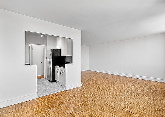 3rd image of 145 W 67th St APT 43K