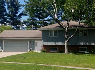 912 Lincolnshire Dr, Champaign, IL