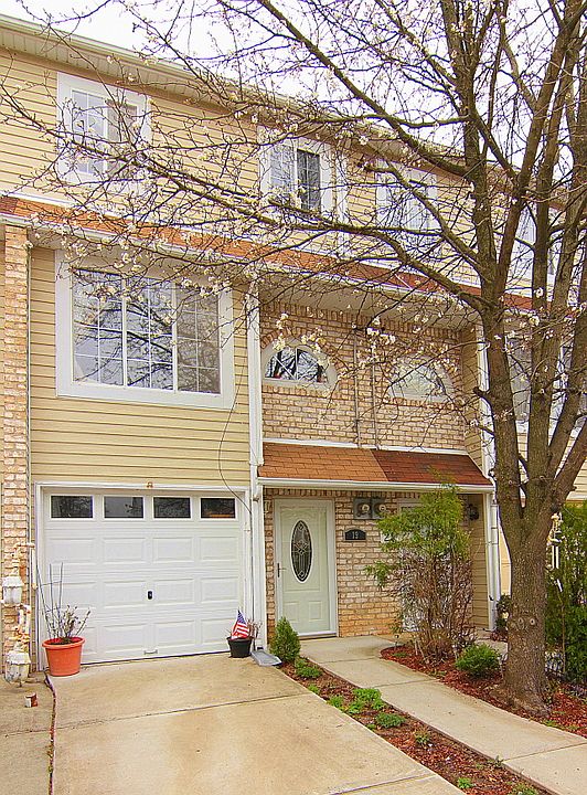 1st image of 19 Eagan Ave