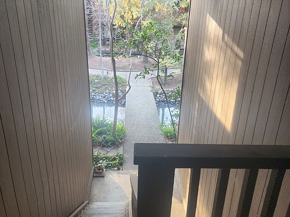 3rd image of 2430 Larkspur Ln