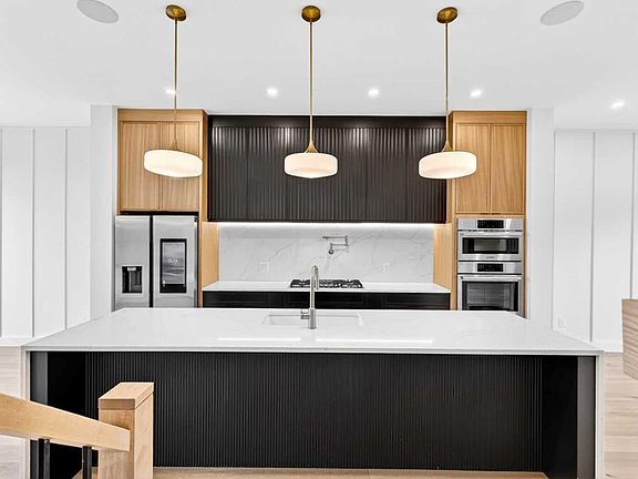3rd image of 1119 NE Regal Cres NE