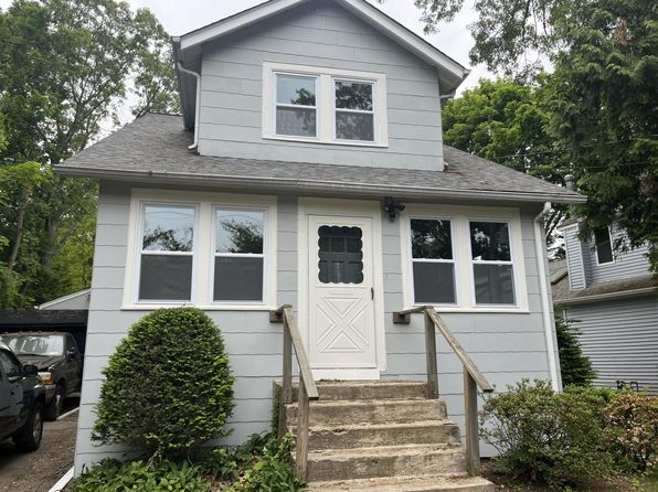 55 Ridgefield Rd