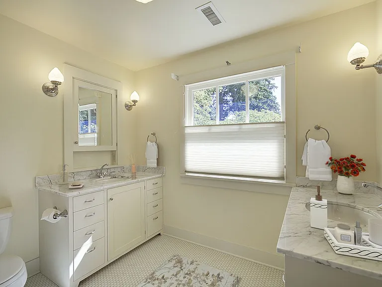1645 Rambling Ln — Photo 30