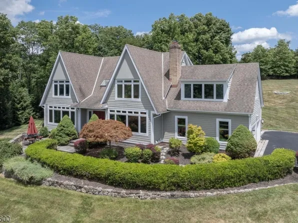 4 Lincroft Dr, Peapack Gladstone Boro, NJ 07934