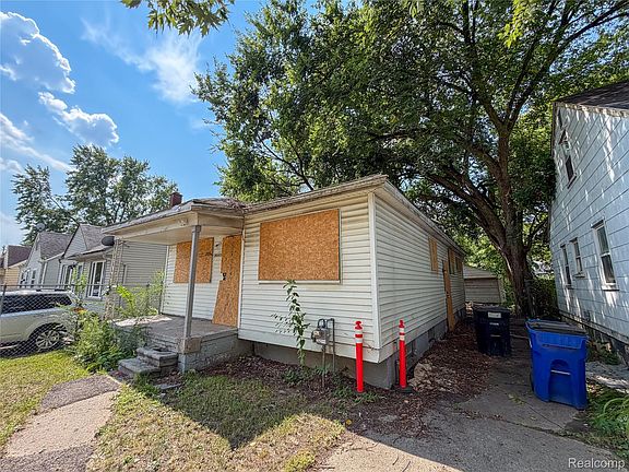 2nd image of 8543 Mark Twain St
