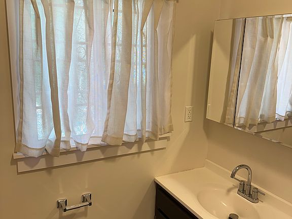 5th image of 2030 N Highland Ave #2036