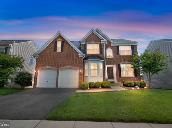 16771 Evening Star Dr, Round Hill, VA 20141