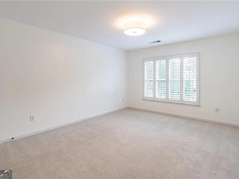 5491 Oxford Chase Way — Photo 38