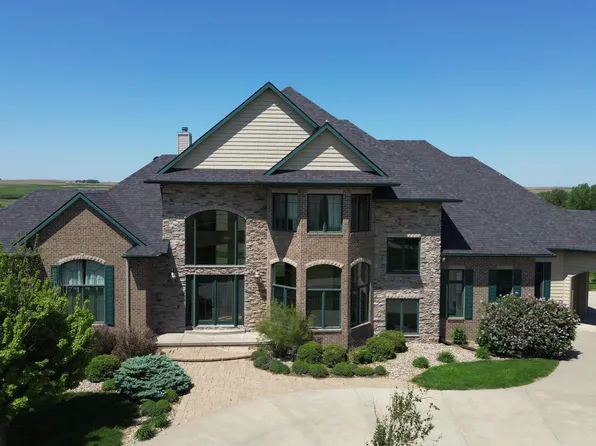 270 Olympic Ave, Carroll, IA 51401