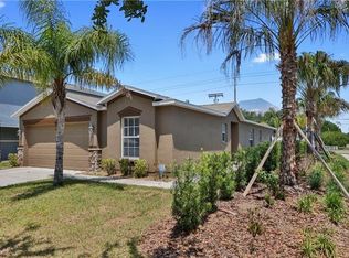 8040 Carriage Pointe Dr, Gibsonton, FL 33534