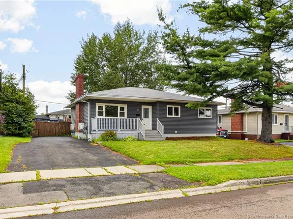 86 Poirier Dr, Moncton, NB E1C 7R8