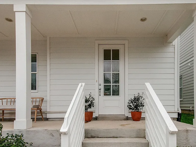 749 Cottage Park Dr — Photo 3