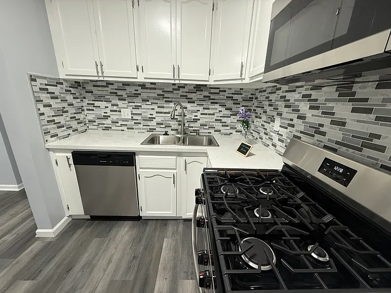 1032 S Normandie Ave #101 — Photo 7