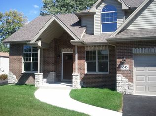 8545 Lavergne Ave, Burbank, IL 60459