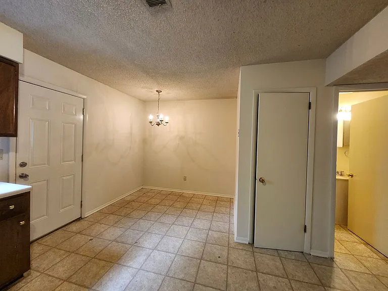 4116 Maple Terrace Ln — Photo 6