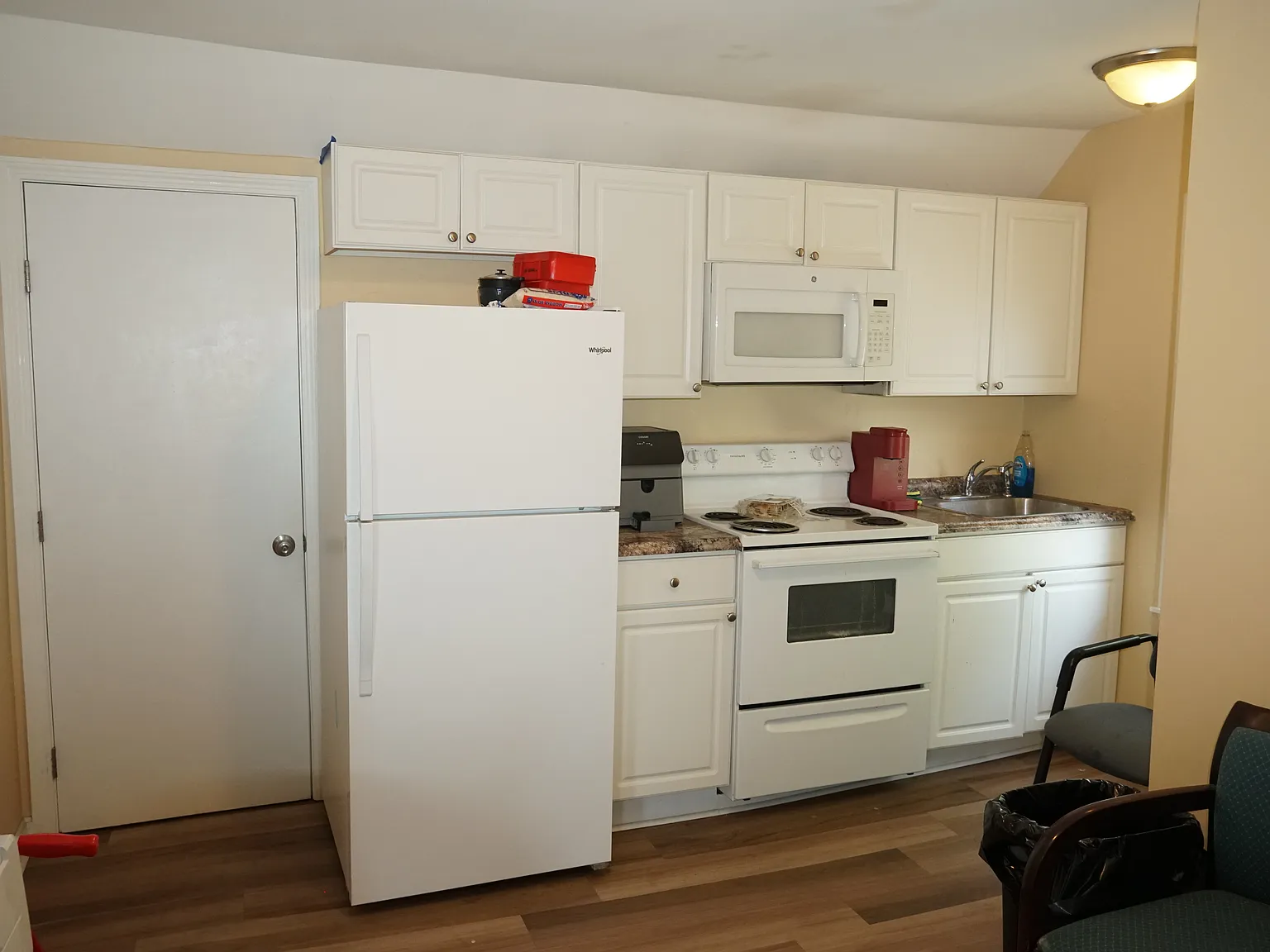 2 bed, 800 sqft, $1,600 — Photo 3