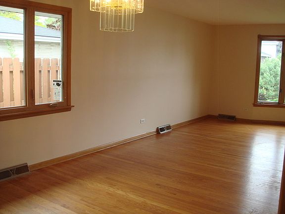 4th image of 9328 Moody Ave