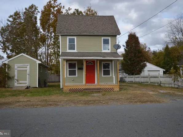 6 E 2nd St, Blades, DE 19973