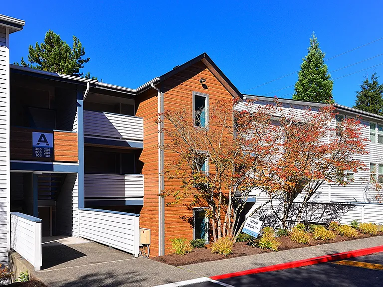 The Lynx Apartments — Photo 31