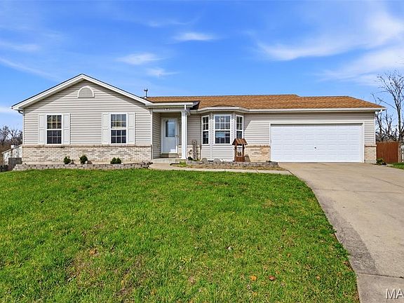 2nd image of 7 Bridle Spur Ct