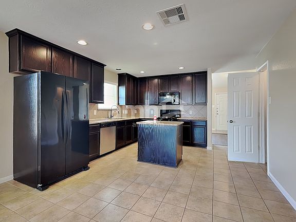 3rd image of 5847 Plantation Forest Dr