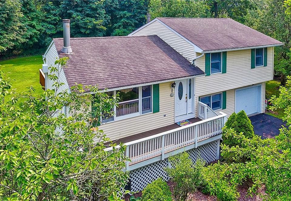 1st image of 8 Charlestown Drive