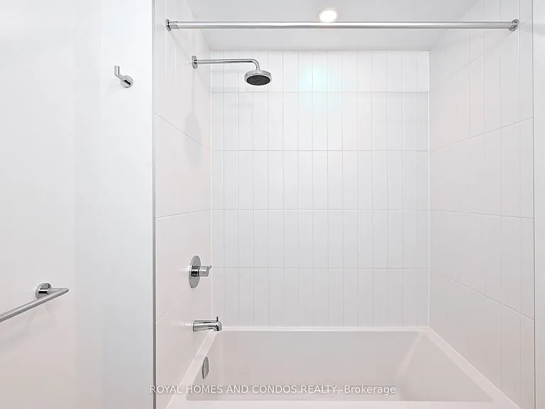 10 Oak St #1510 — Photo 24