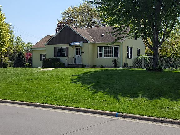 4th image of 2101 Acorn Ln