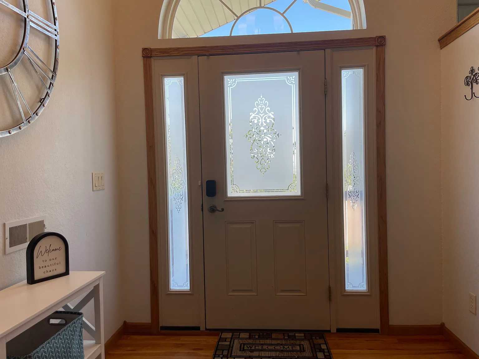 3 bed, 2348 sqft, $3,000 — Photo 3