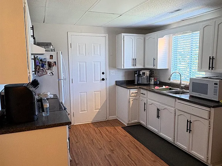 1900X 60th Ave — Photo 12
